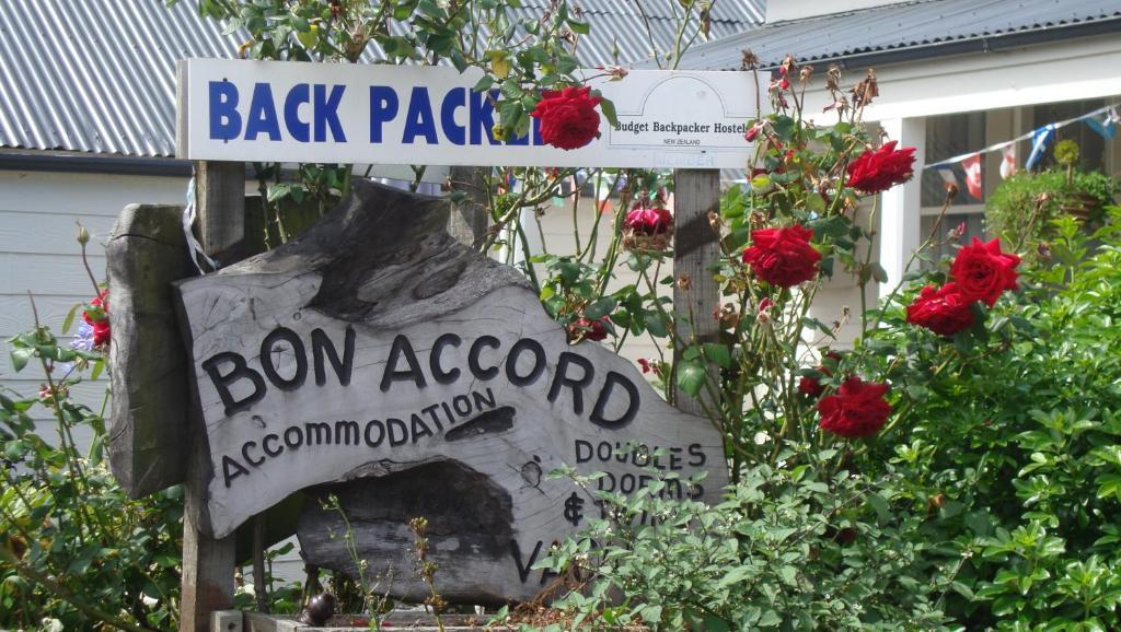 Хостел Bon Accord Backpackers Акароа Экстерьер фото